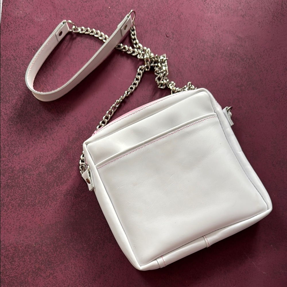 Sleek White Crossbody Bag with Chain Strap